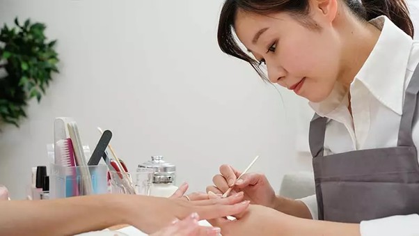 Kỹ thuật viên nail