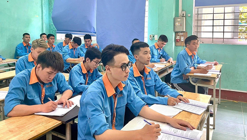 Vậy ‘tốt nghiệp Trung cấp’ trở lên nghĩa là gì?