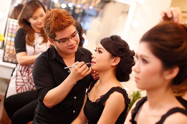 Học nghề chuyên sâu chuyên viên trang điểm